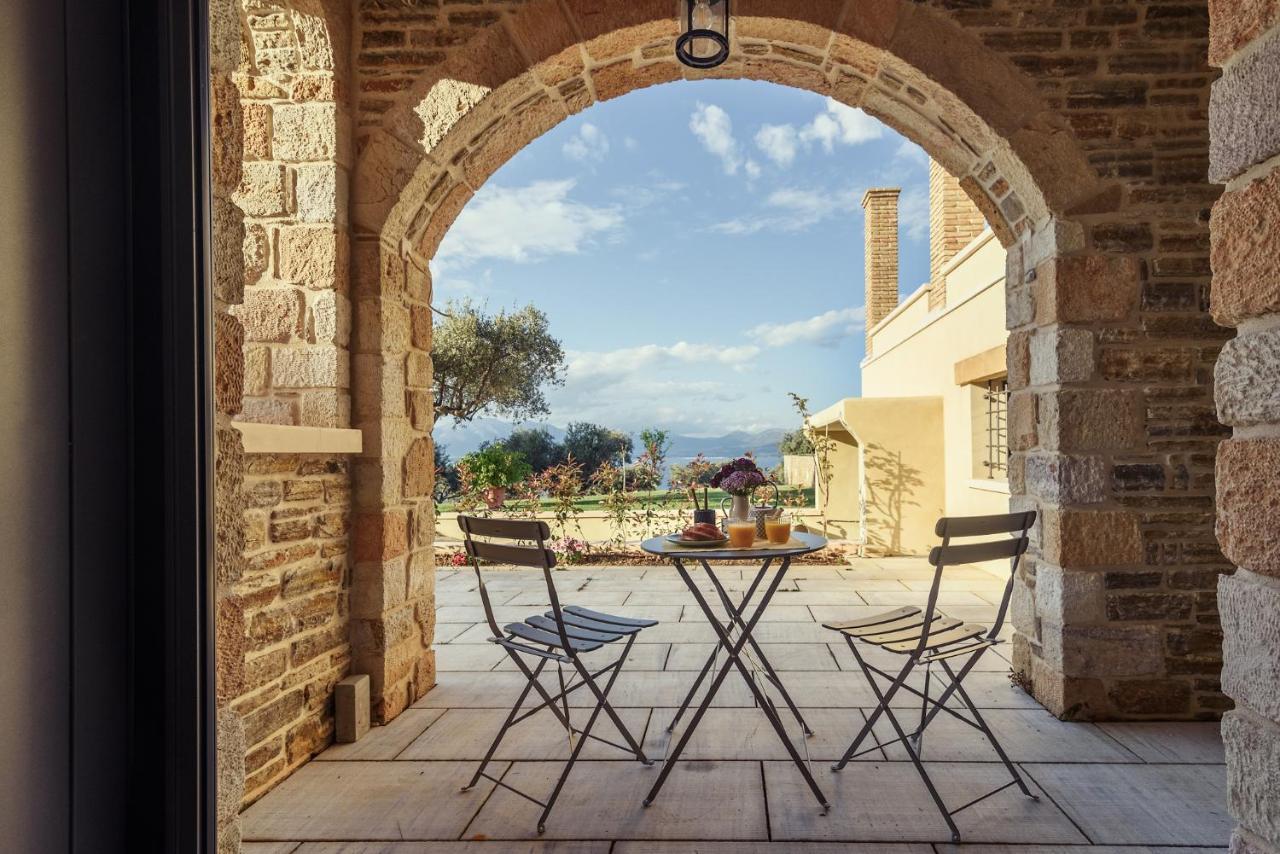 Villa Kalamos / Sea View And Pool Nearby Athens Exterior photo
