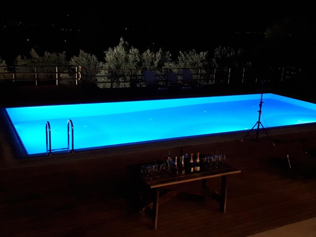 Villa Kalamos / Sea View And Pool Nearby Athens Exterior photo